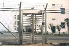 工业门 高效与安全的生产守护者