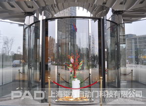 旋转门的智慧 从便利入口到工业屏障的演变与原理